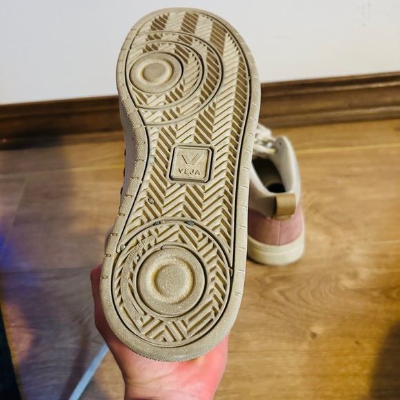 Veja Women's V-15 Suede High Top Sneakers - Picture 8 of 8